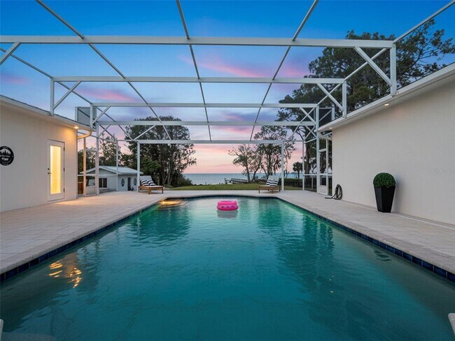 Foto del edificio - 1021 Temple Grove Pl