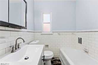 Building Photo - 876 Eloise Dr