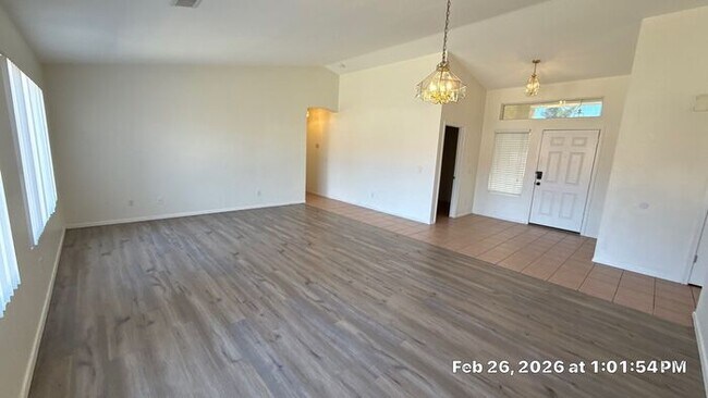 Foto del edificio - 1910 E Vineyard Rd