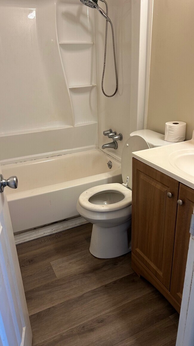 Foto del edificio - 4706 Blossom Dr