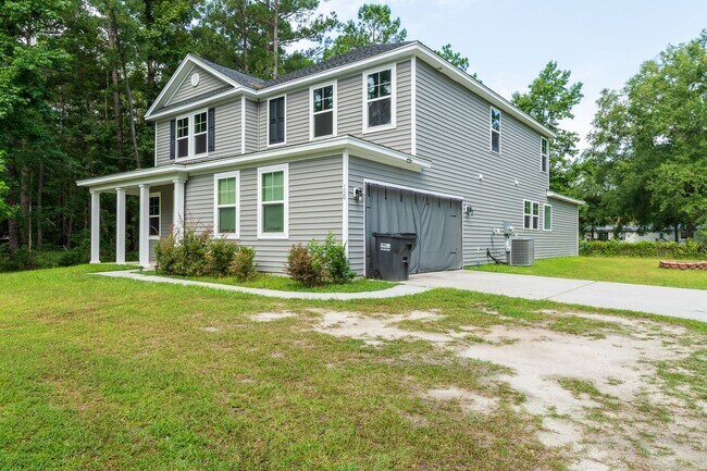 Foto del edificio - Modern Living in the Heart of Summerville!