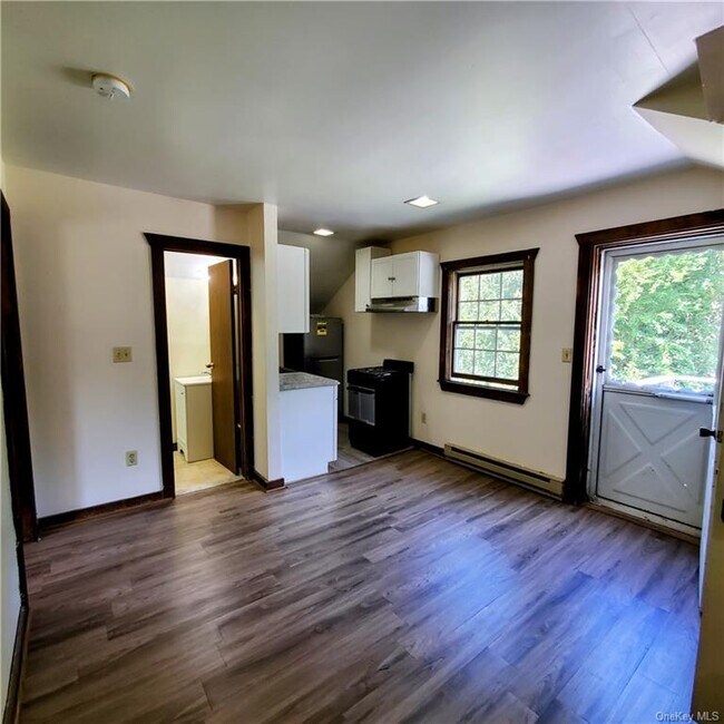 Building Photo - 32 Bircher Ave