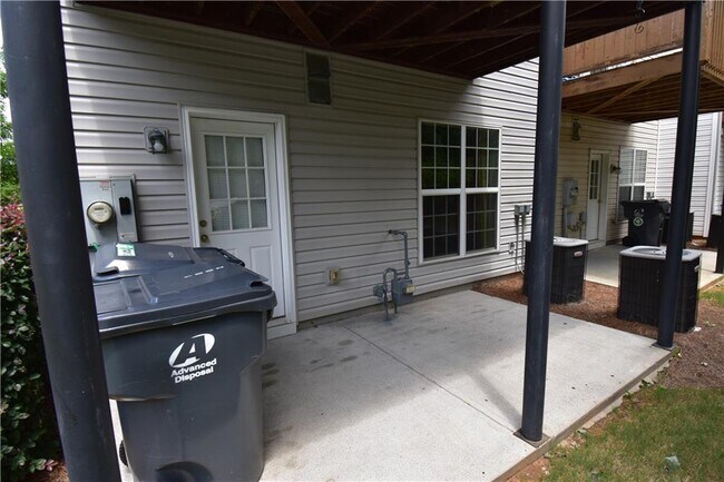 Foto del edificio - 1002 Thornborough Dr