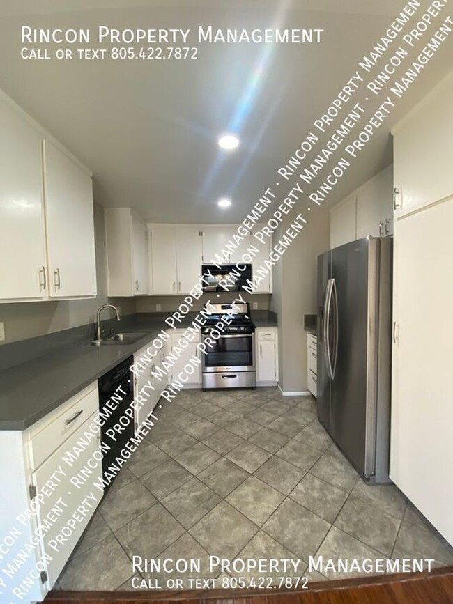 Building Photo - Spacious and Open 3 Bedroom, 2 Bath in Par...