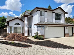 Building Photo - 5608 Glen Oaks Dr