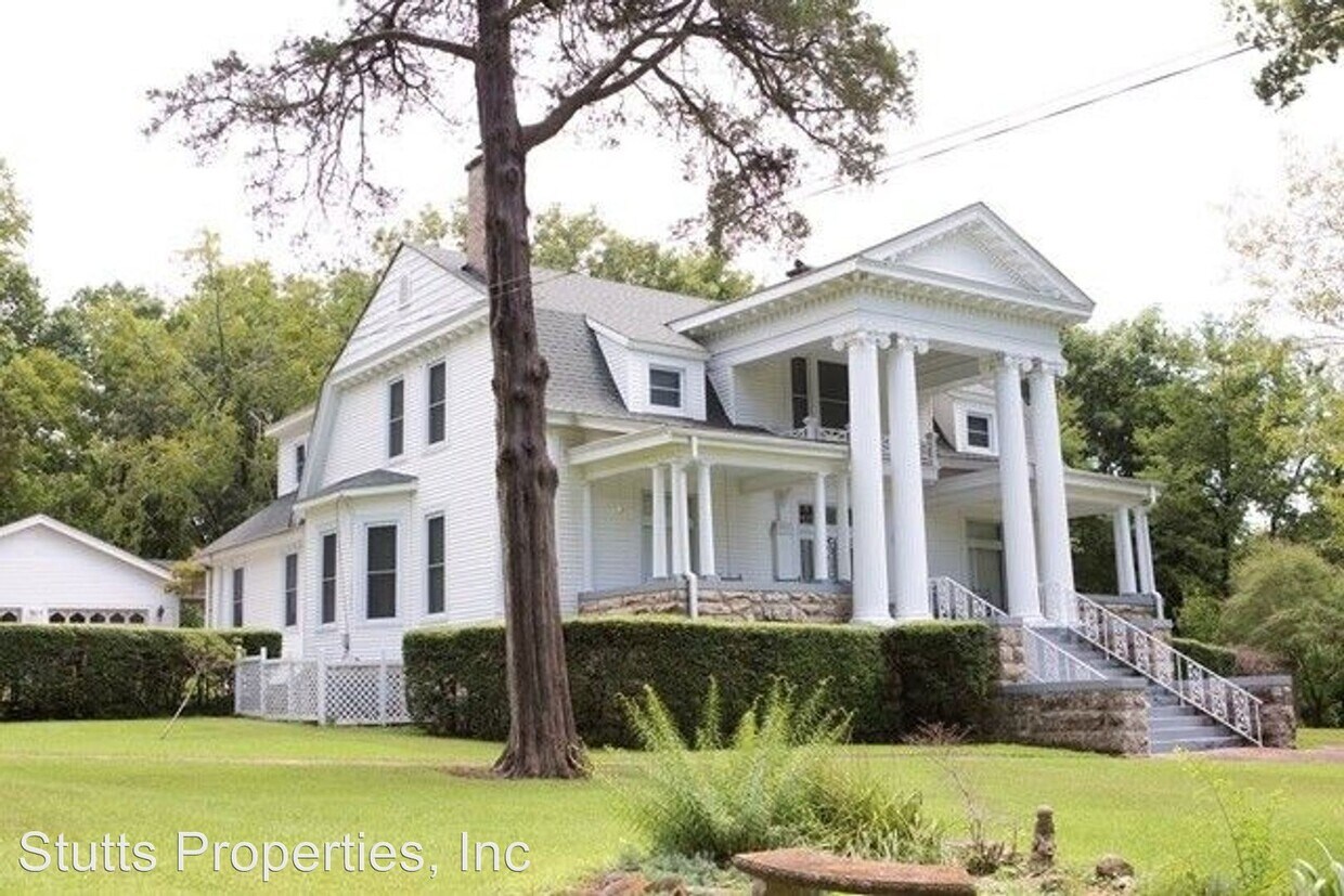 Primary Photo - 6 br, 4.5 bath House - 200 Easterwood Street