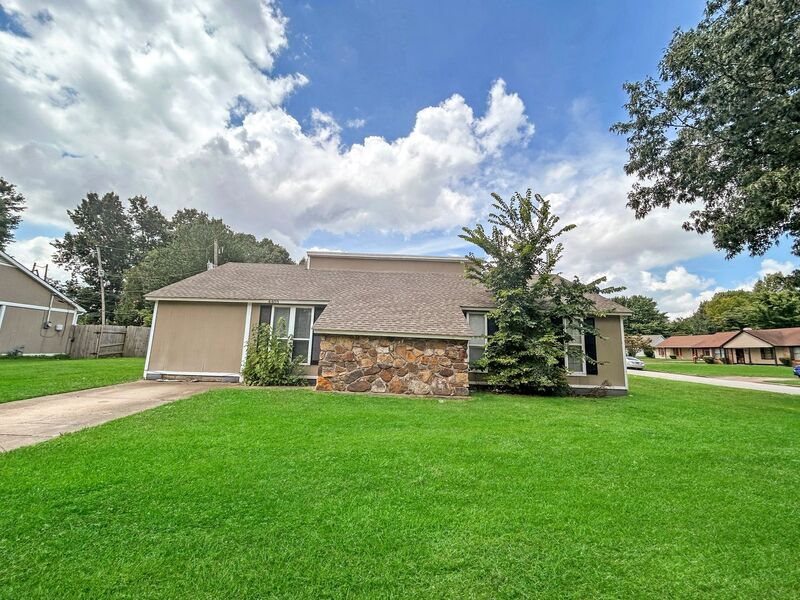 Primary Photo - 4403 Burnette Pl