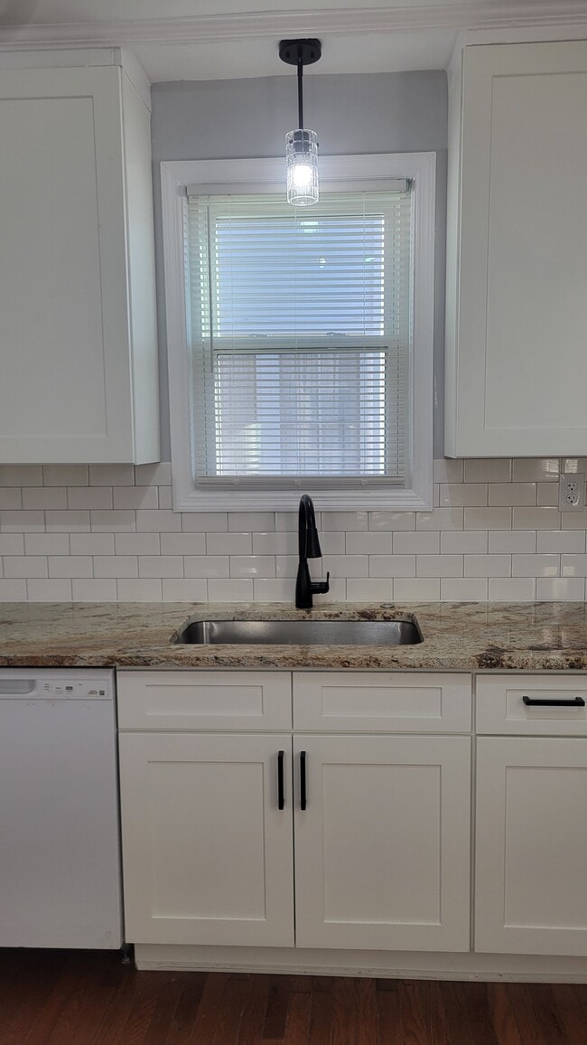 Building Photo - 37-39 N Chase