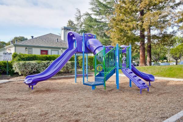 Foto del edificio - 39452 Stratton Common