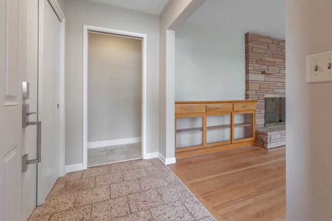 Foto del edificio - 3728 SE 49th Ave
