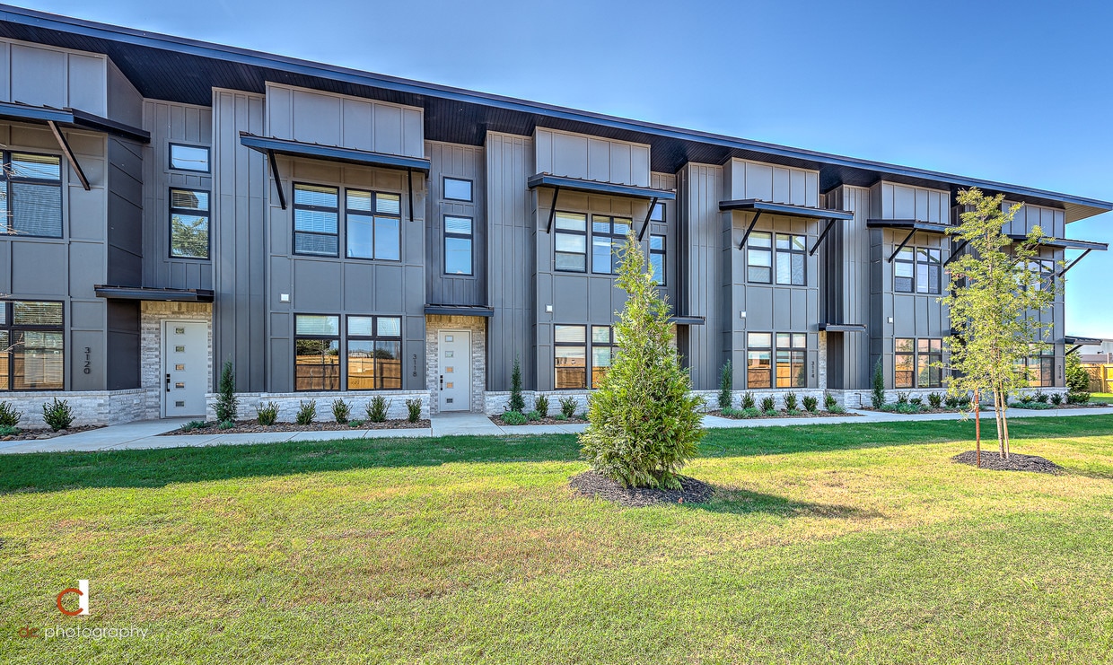 Parkside Row Apartments Bentonville, AR