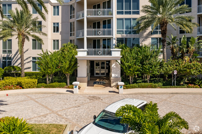 391 Cleveland St Clearwater, FL - Water's Edge Condominiums