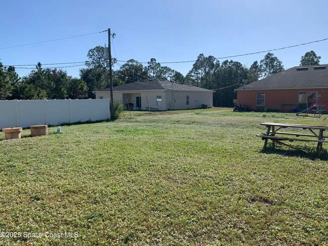 Building Photo - 2687 San Filippo Dr SE