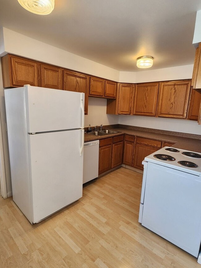 Building Photo - Great home in very desired area!