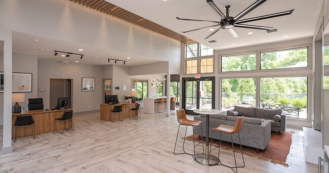 Foto del edificio - Residences at Glenview Reserve Apartment Homes