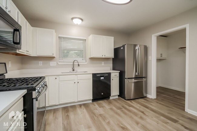 Building Photo - 19806 Azalea Valley Dr