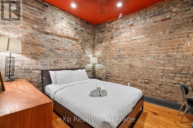 Photo du bâtiment - 94 Wellington St