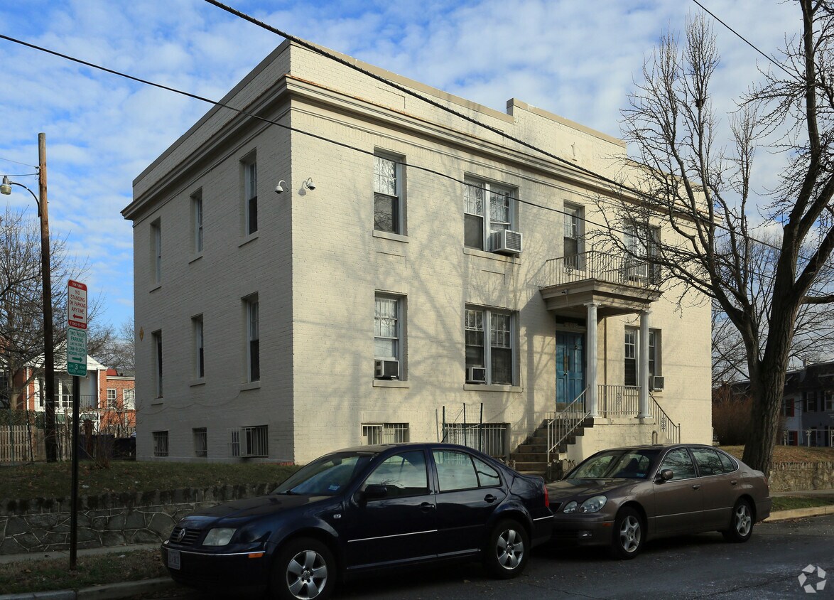 Building Photo - 3711 Benton St NW