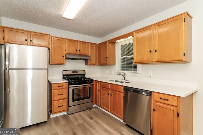 Building Photo - 41 Valley Dr