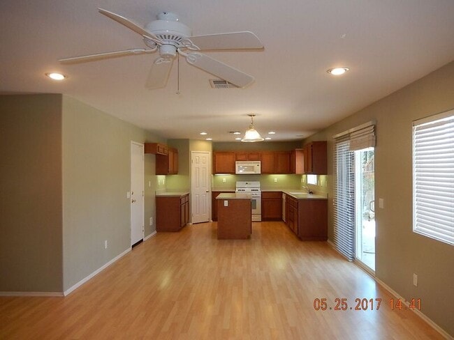 Building Photo - 37965 Encanto Rd