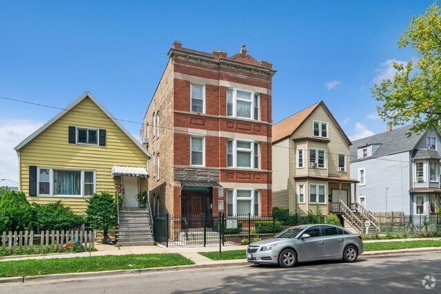 Building Photo - 2836 N Drake Ave