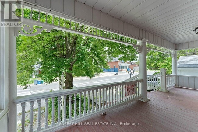 Building Photo - 36 Arnold Crescent