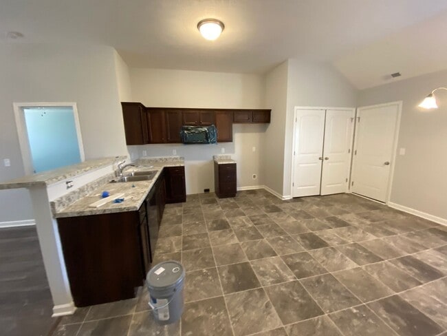 Building Photo - New 3 Bedroom 2 bath home with 2 Car Garage