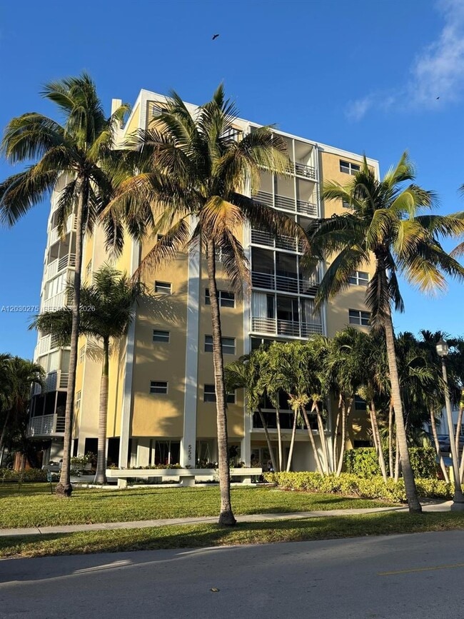 Building Photo - 555 Crandon Blvd