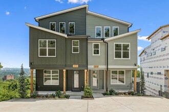 Building Photo - 3230 Alpine Pk Blvd