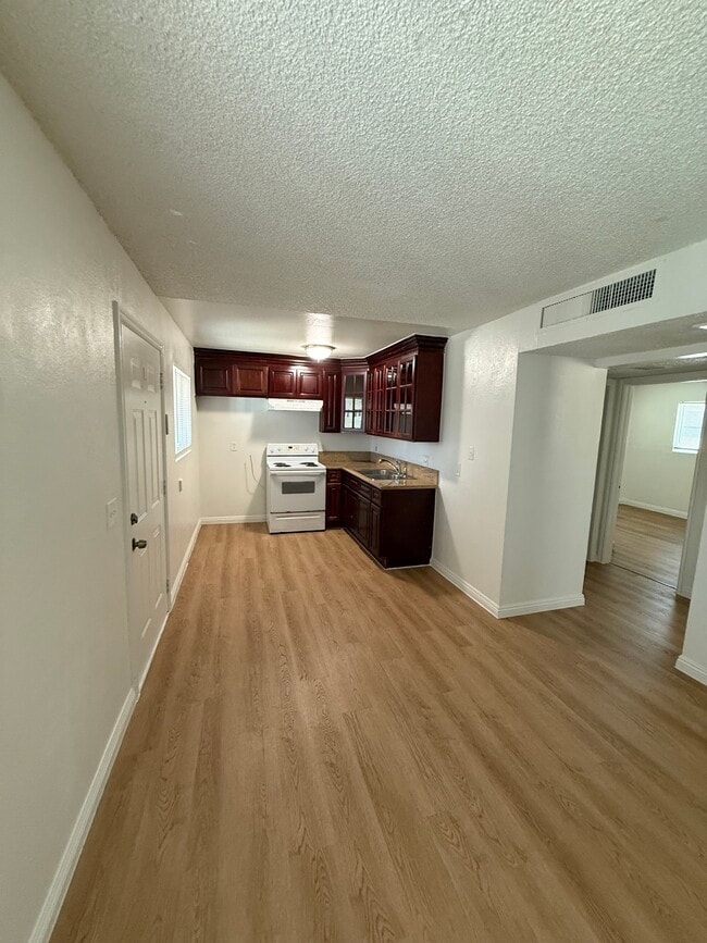 Building Photo - 2764 Conejo Dr