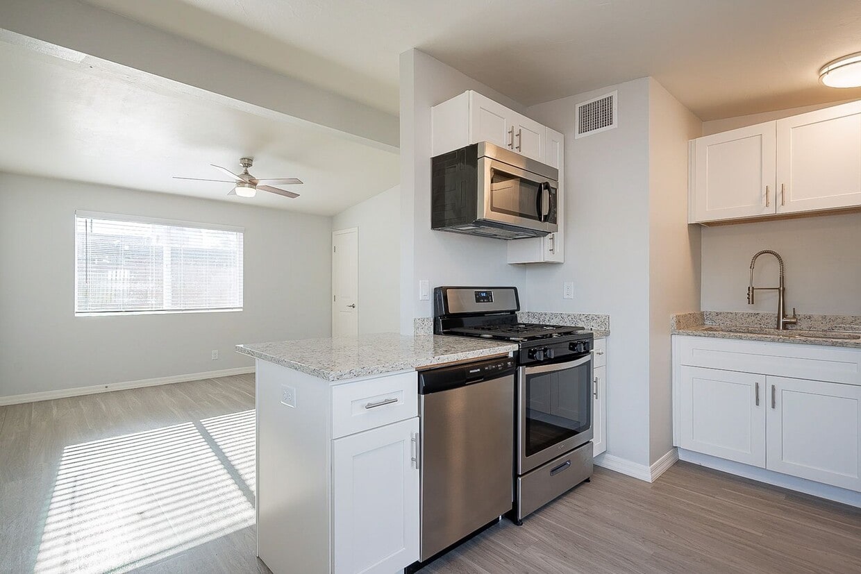 Foto principal - 639-643 E Lee St