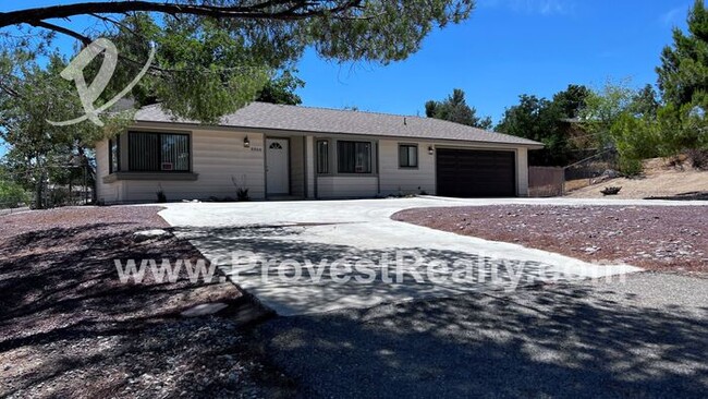 Building Photo - 3 Bed, 2 Bath Hesperia Home!!!