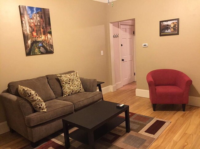 Foto del edificio - 344 W 3rd St