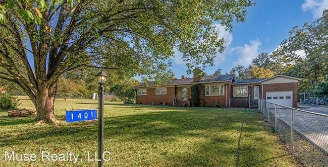 Building Photo - 3 br, 2 bath House - 1401 University Drive