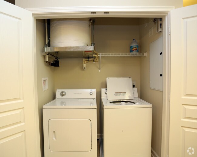 Alta at Regency Crest Apartments Ellicott City, MD