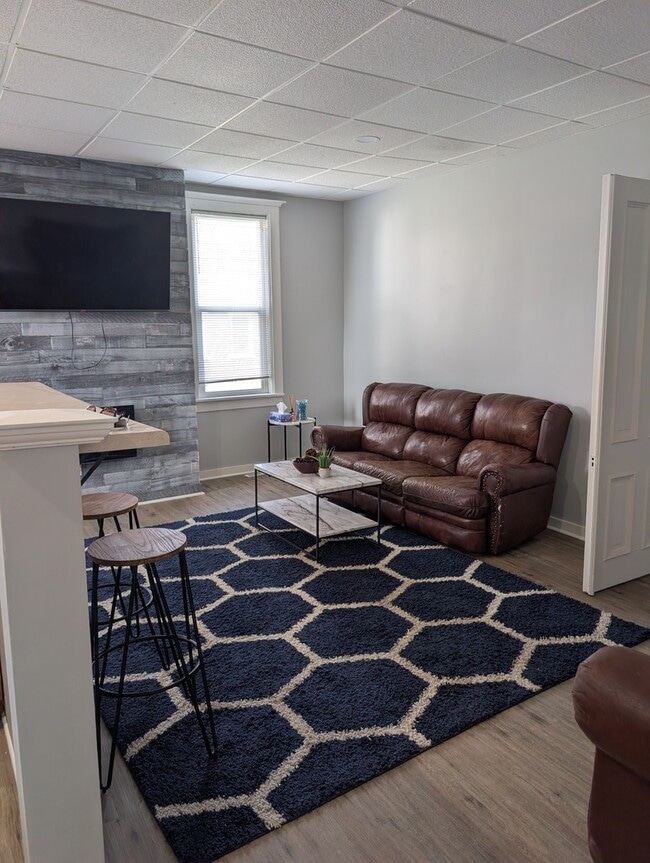 Building Photo - 1401 Bluff St