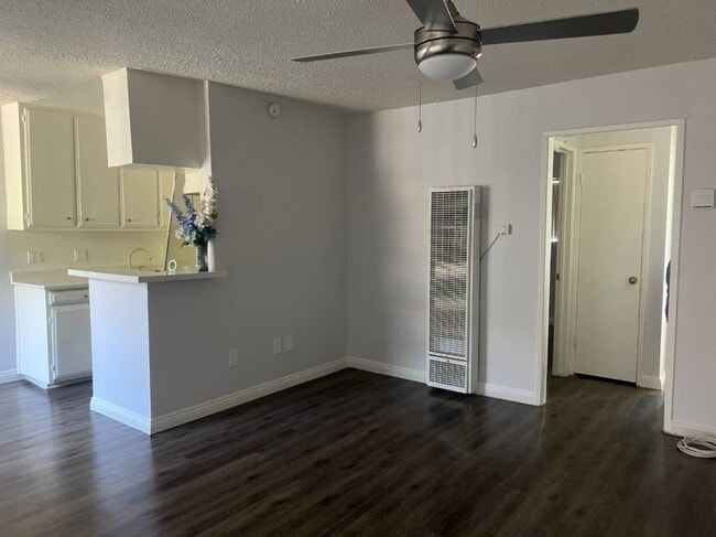 Building Photo - 1.0 bedroom in San Fernando California 91340