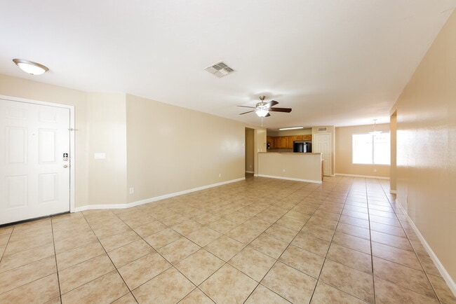 Foto del edificio - 13016 W St Moritz Ln