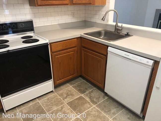Building Photo - 2 br, 1 bath House - 608 Mews Drive