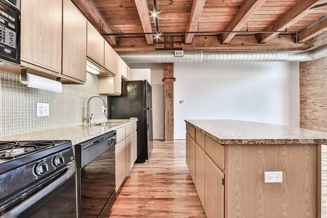 Building Photo - 1250 W Van Buren St