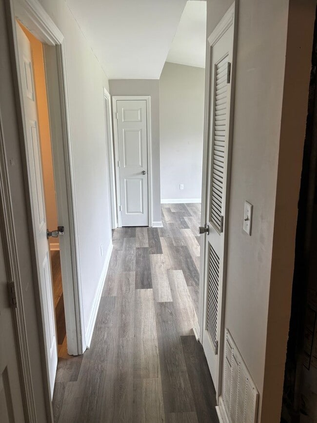 Building Photo - FOR RENT 3 bed 1 bath!