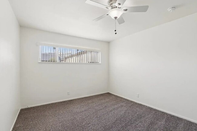 Building Photo - 511 E Sahara Ave