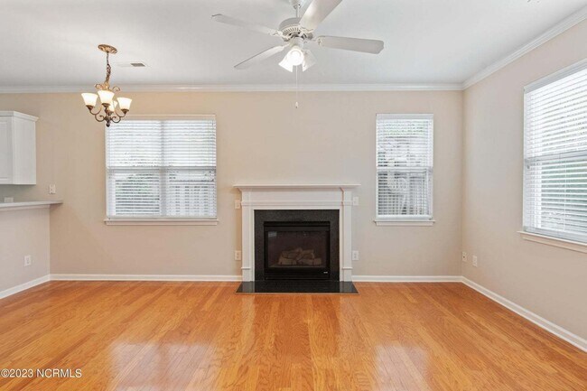 Building Photo - Home for rent with close proximity to transportation, shopping, Downtown Wilmington and restaurants.