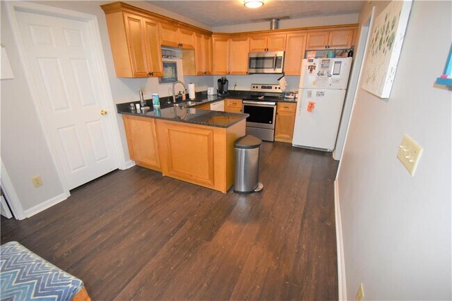 Foto del edificio - 552 Plymouth Ln