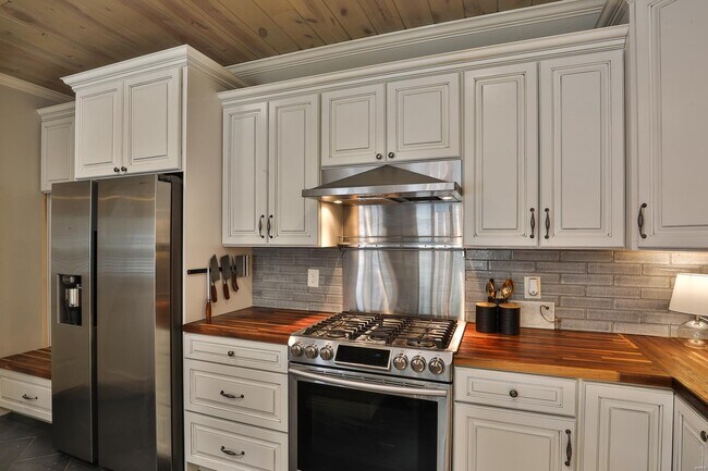 Foto del edificio - 1627 Timberlake Manor Pkwy