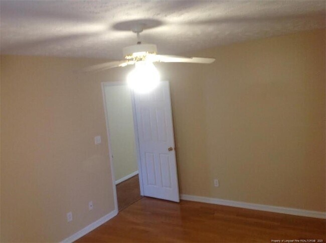 Foto del edificio - 1320 Oak Knolls Dr