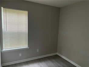 Building Photo - 5741 Wellborn Oaks Ct