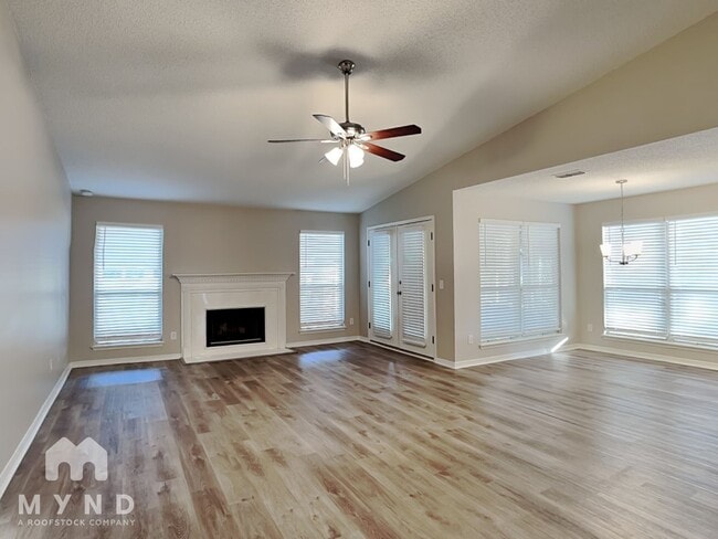 Foto del edificio - 3231 Trotting Horse Pl