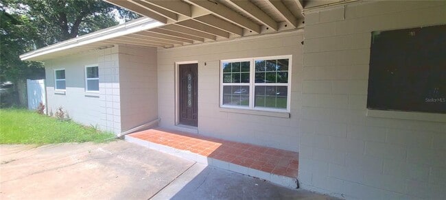Building Photo - 301 Hope Cir
