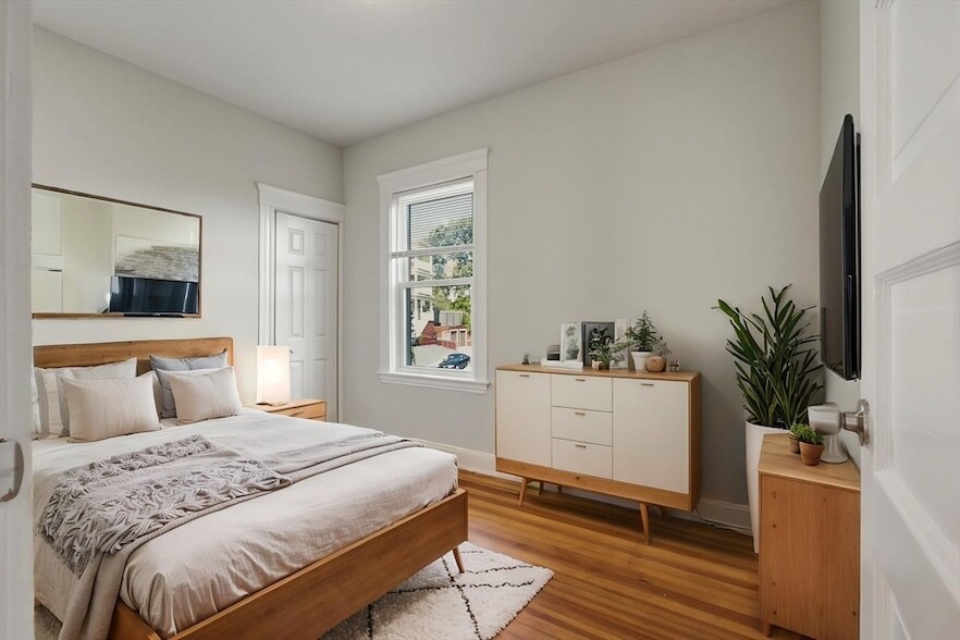 Photo - 18 Peverell Street Unit 3